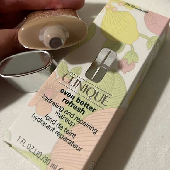 🌟NIB🌟 Vanilla Even Better Refresh Hydrating & Repairing Foundation SEALED! - Picture 9 of 9